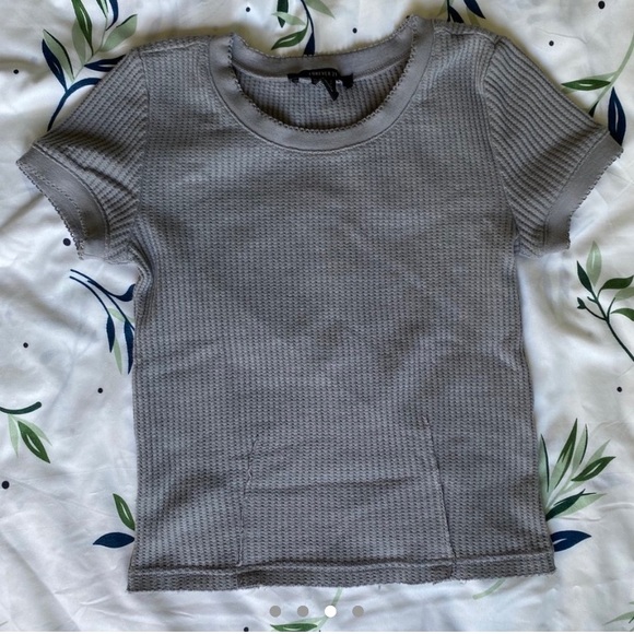 🤍 Cute waffle textured top 🤍 - Picture 3 of 4